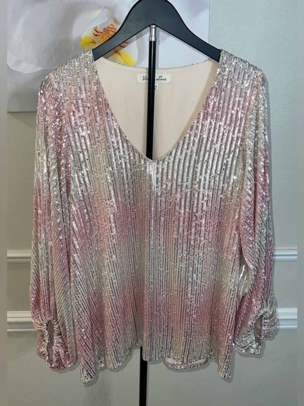 Vine & Love Pink and Silver Sequin V-Neck Long Sleeve Blouse! Size Medium.